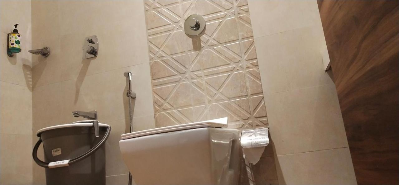 Hotel Meriton Mumbai International Airport T-2 Экстерьер фото